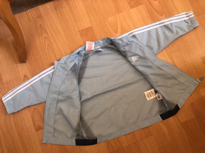 Belle veste de jogging Adidas bleue T. 3 ans TBE - photo numéro 5
