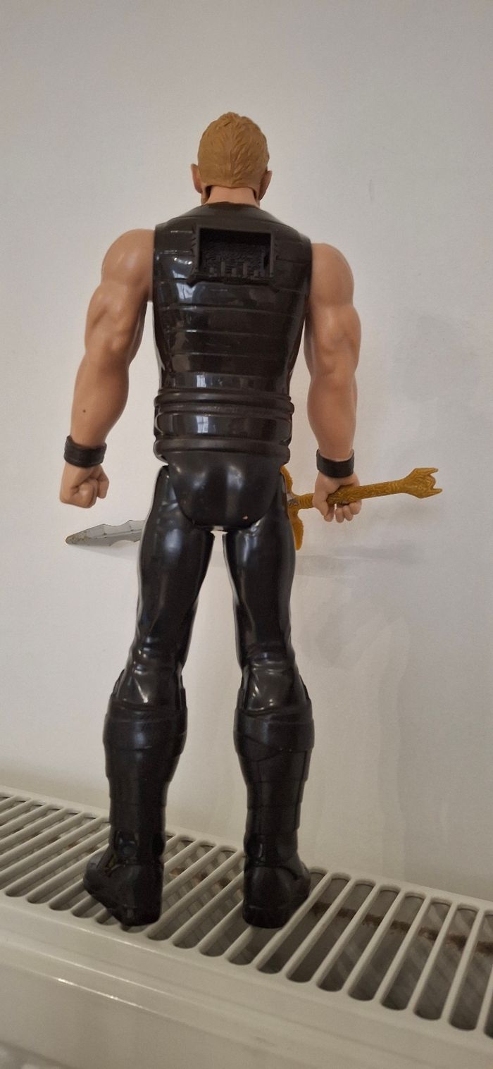 Figurine Marvel – Thor 30 cm (avec épée dorée) - photo numéro 4