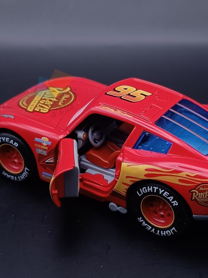 Voiture Cars Flash McQueen - photo numéro 7