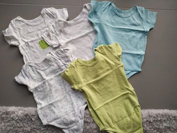 5 bodies 24 mois manches courtes