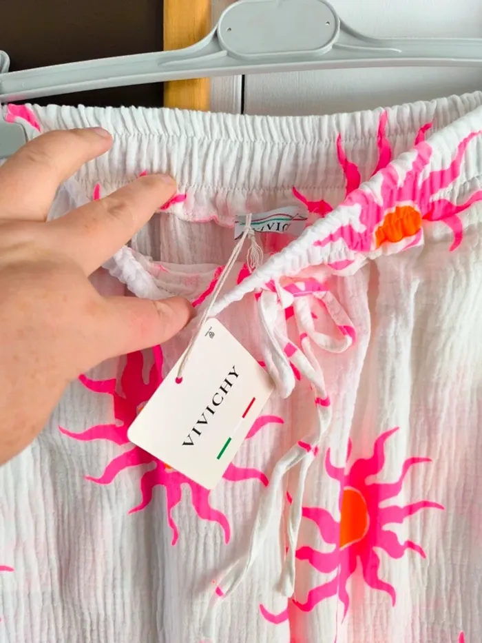 Pantalon blanc et fushia gaz de coton imprimé soleil TU 36 à 42 - photo numéro 11