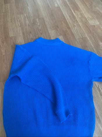 Pull bleu
