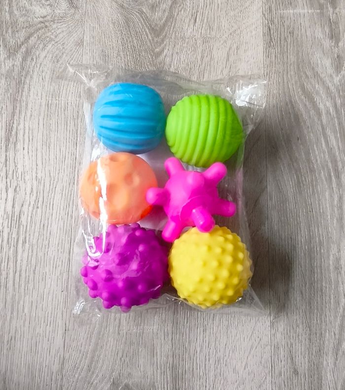 💛 NEUF 💚 Lot de 6 balles sensorielles - photo numéro 3
