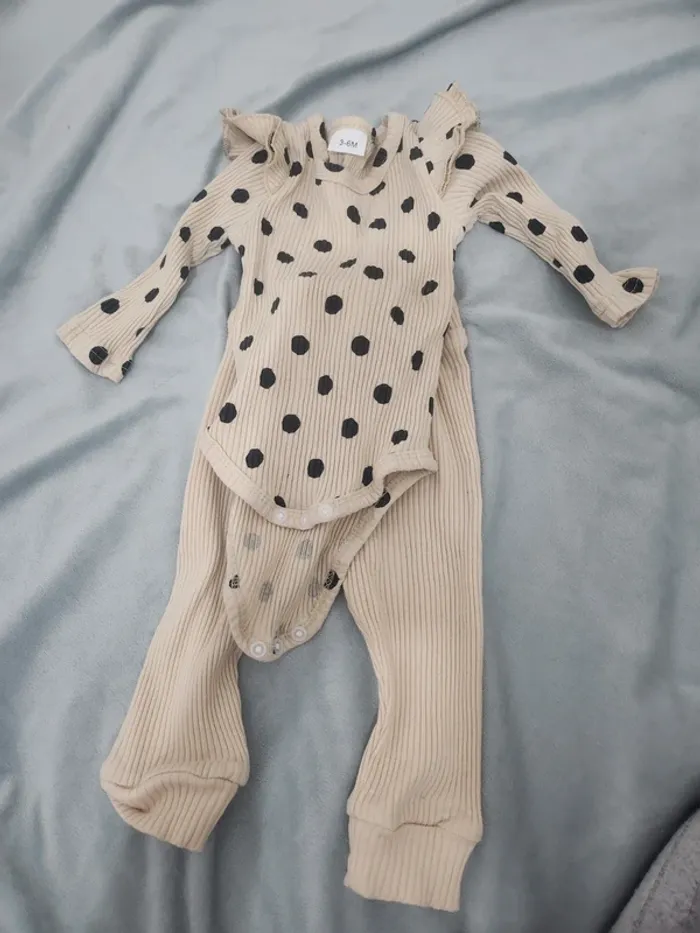 Ensemble bebe
