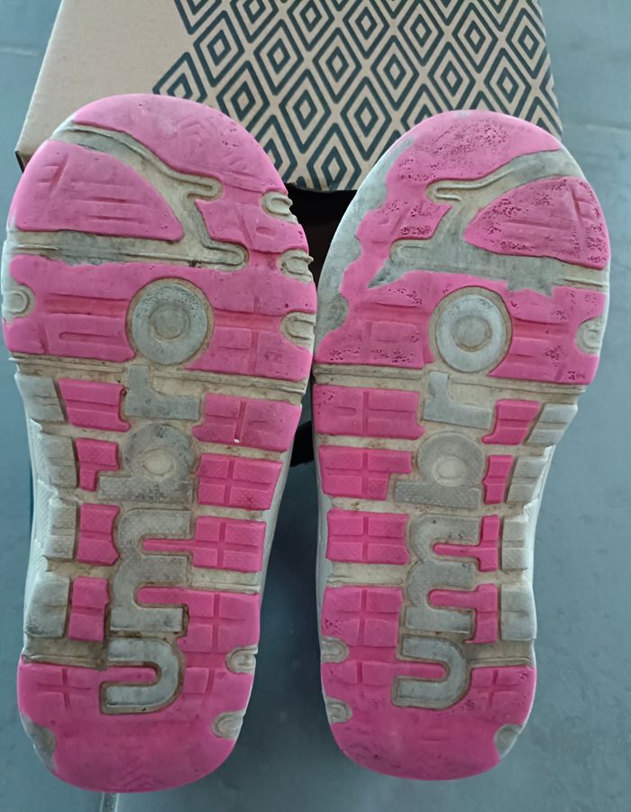 Baskets Umbro fille en 28 - photo numéro 5