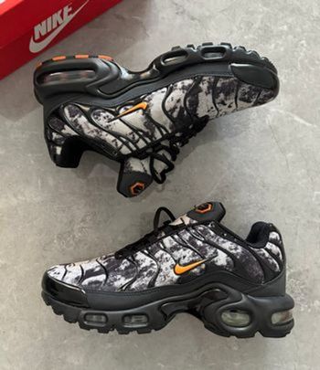 TN MILITAIRE NOIR GRIS ORANGE 44