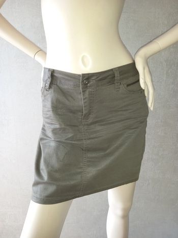 jupe droite grise brillante élasthane etam taille 42