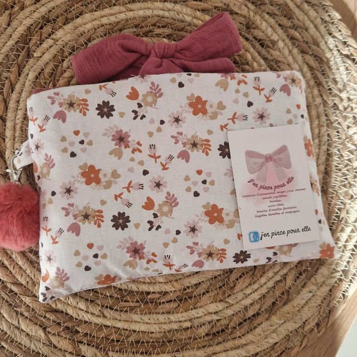 Pochette / housse à livre