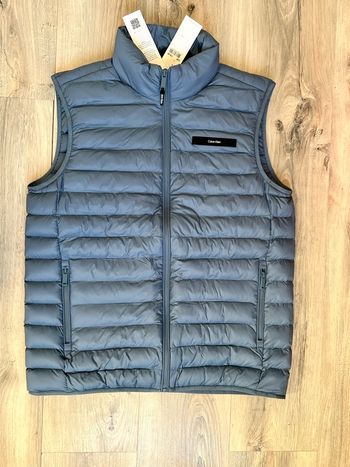 🧥 Doudoune sans manches Calvin Klein – Taille M – Neuve avec étiquettes 🧥 