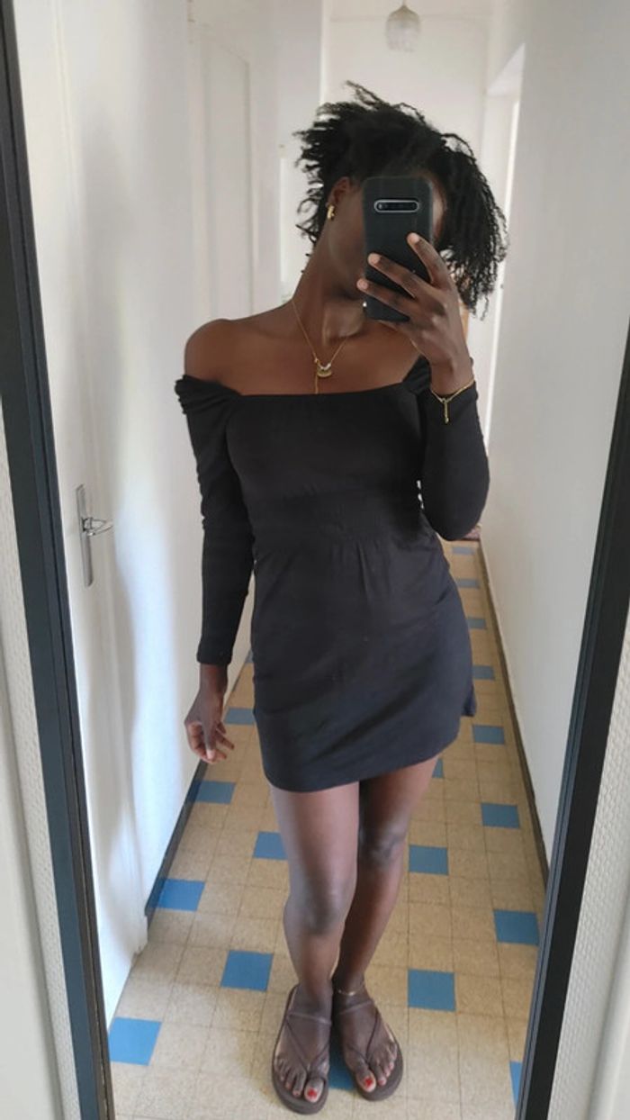 Mini robe manches longues noir taille marqué - photo numéro 3
