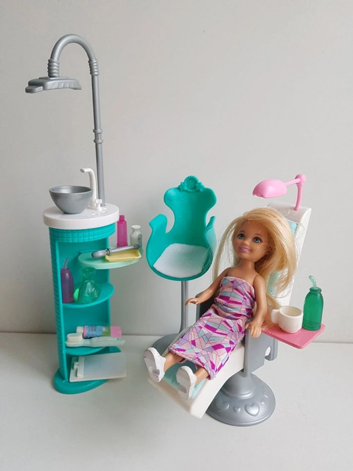 Cabinet du dentiste Barbie et fauteuil interactif - photo numéro 2