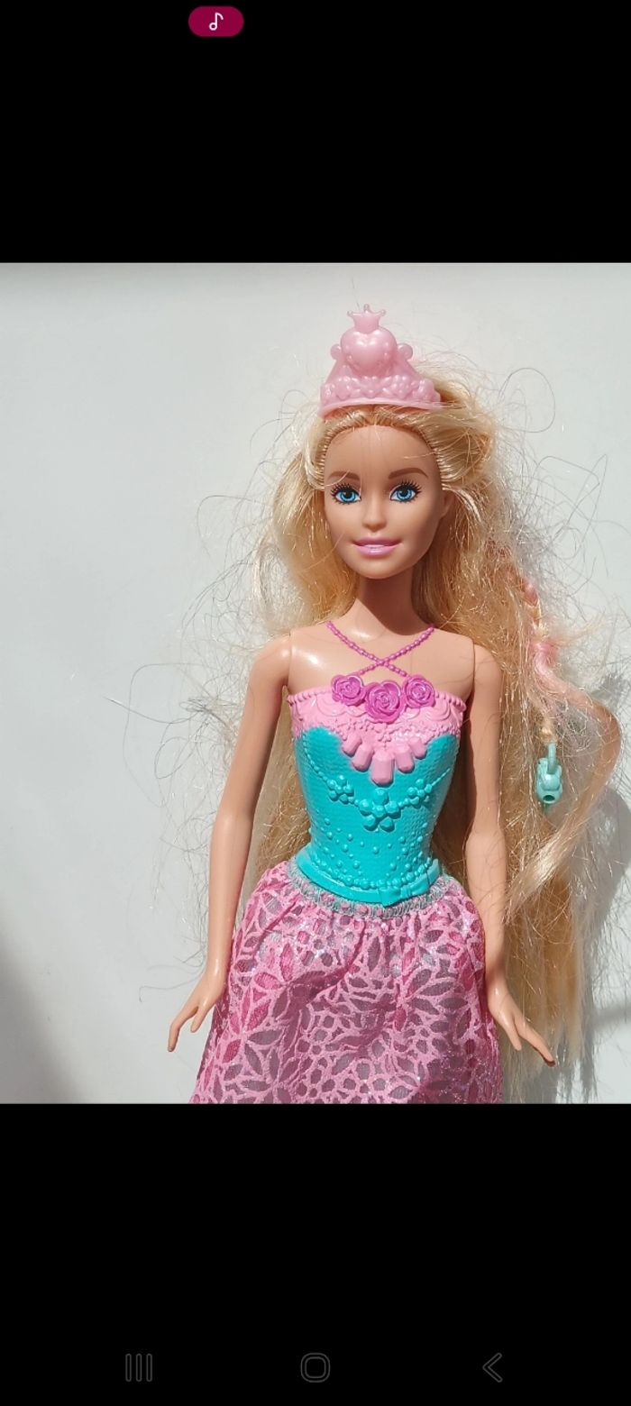 Poupée mattel barbie Endless Hair Kingdom Princesse dkb60 
Poupée et ensemble compris - photo numéro 2