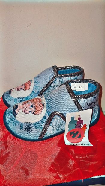 Chausson reine des neiges neuf