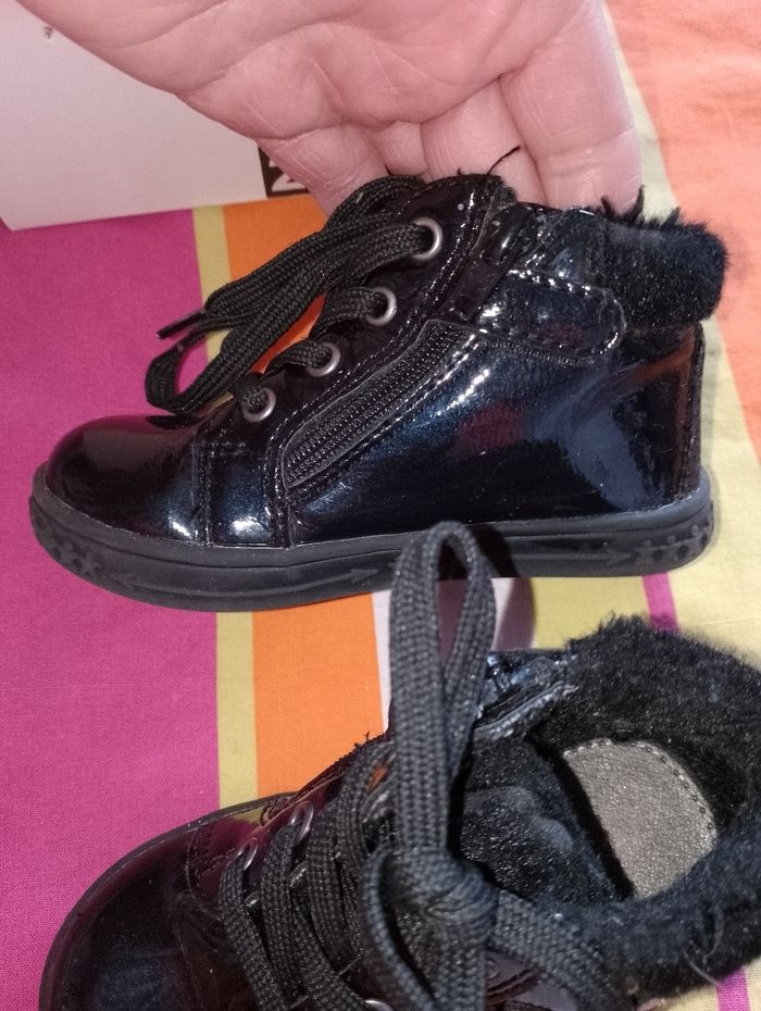 Petite bottines comme neuf
Pointure 21
Freemouss - photo numéro 6
