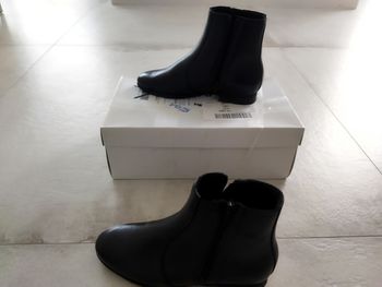 Bottines noires femme de marque française. Pointure 37. En cuir. Neuves