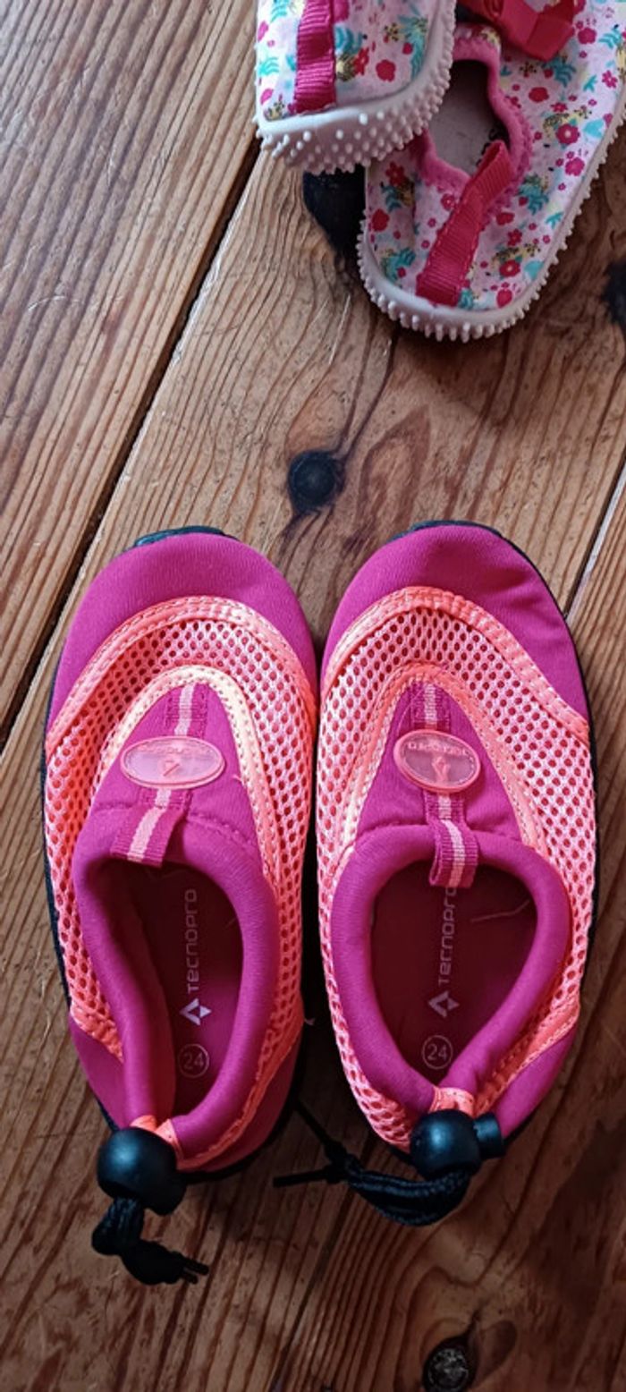 Lot chaussures plage 24 - photo numéro 5