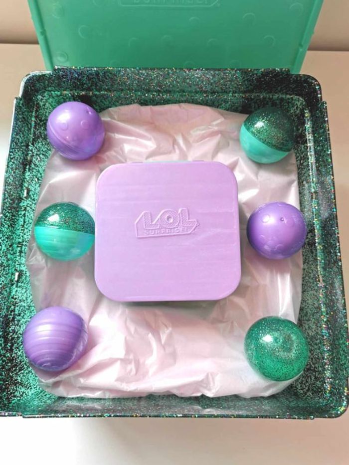 Poupée L.O.L. Surprise Deluxe Present Surprise , très bon état - photo numéro 4