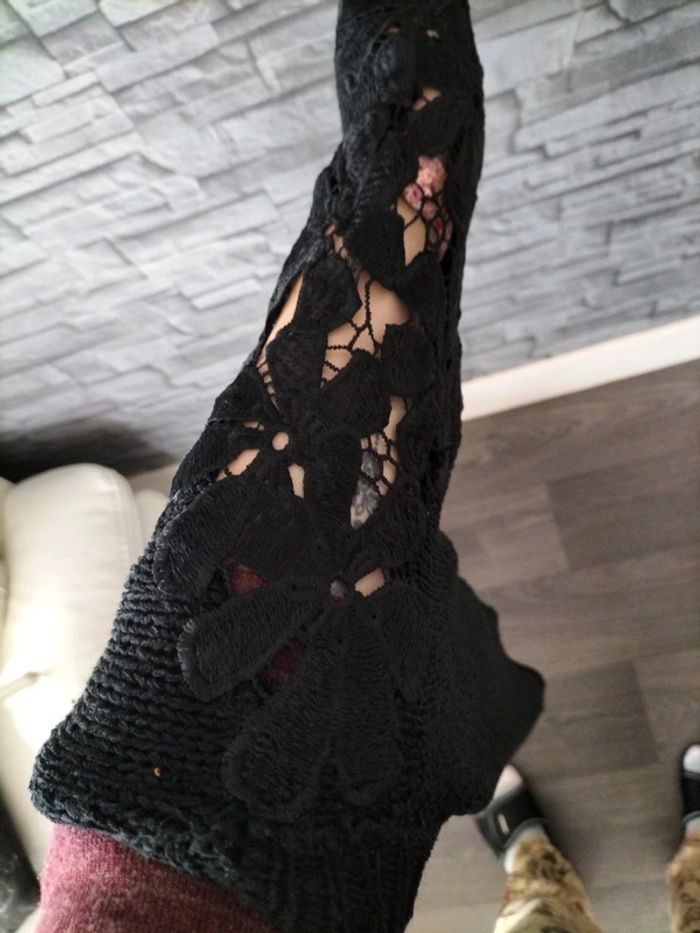 Pull noir grosse maille ajourée broderie sur les épaules et manches taille L/Xl - photo numéro 6
