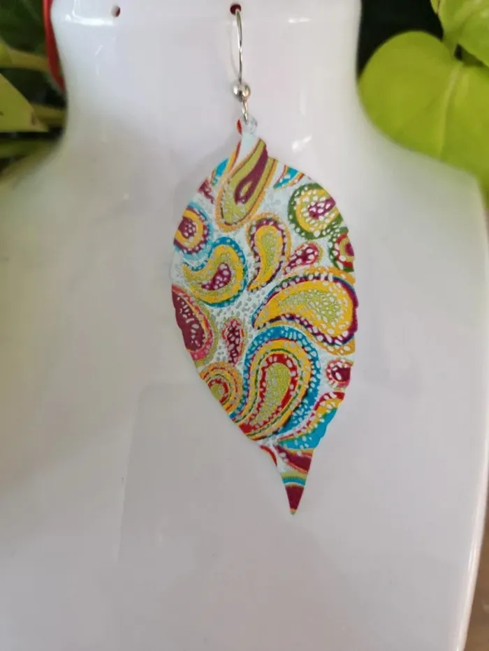 Boucles d'oreilles fantaisies plastique légère multicolores - photo numéro 3