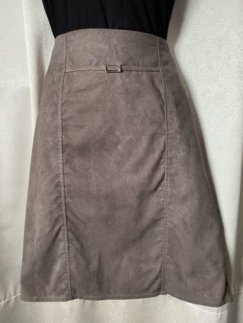 Jupe élégante suédine taupe 40 Armand Thiery