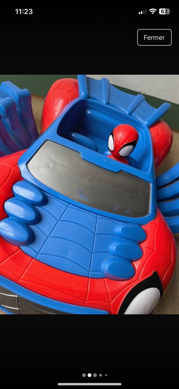 Voiture et figurine Spiderman - photo numéro 2