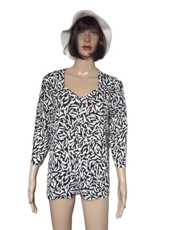 Blouse noire et blanche 🌻