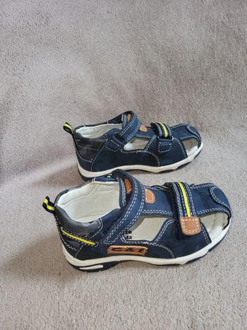 Chaussures sandales garcon 24