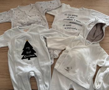 Lot pyjamas 1 pièces et 2 pièces
