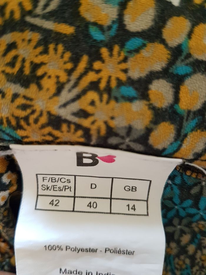 Blouse multicolore, 3 petits boutons devant. Blancheporte. Taille 42, 50cm aux aisselles. - photo numéro 5