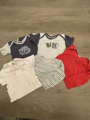 Lot de 5 bodies 24 mois