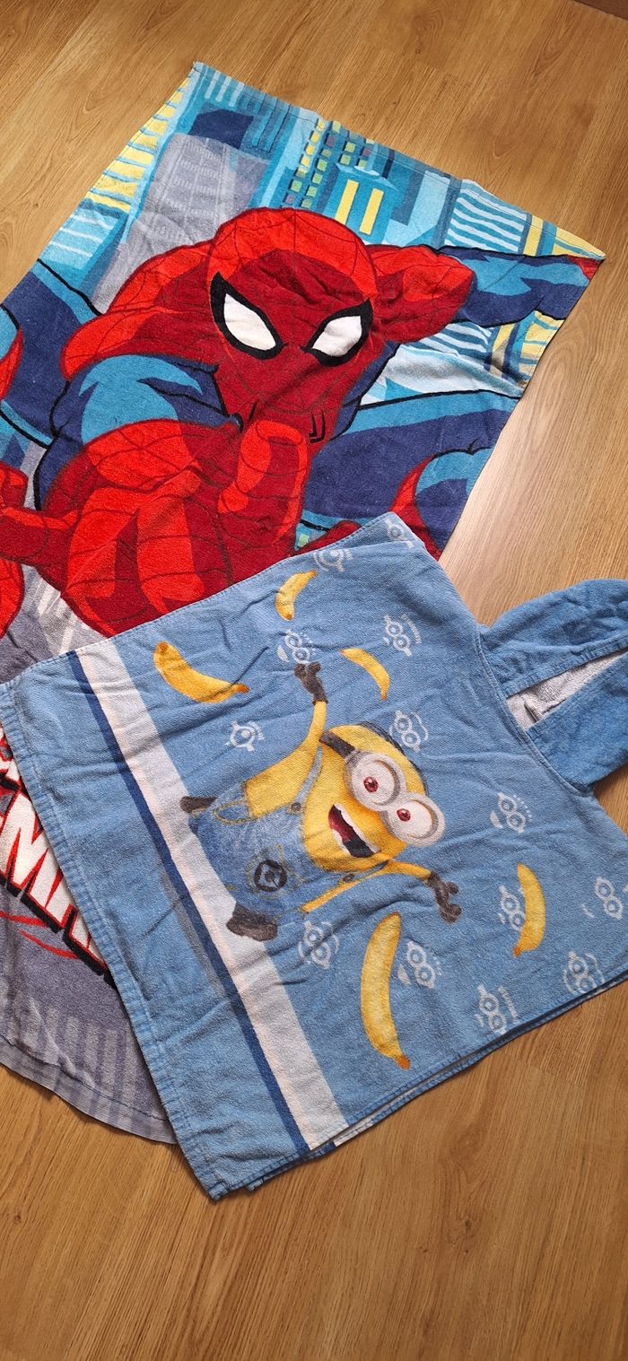 Lot serviette + cape