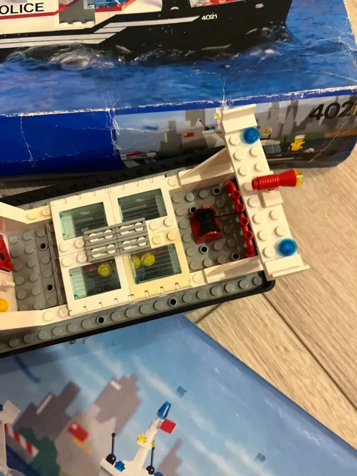 Lego System 4021 bateau de police - photo numéro 4