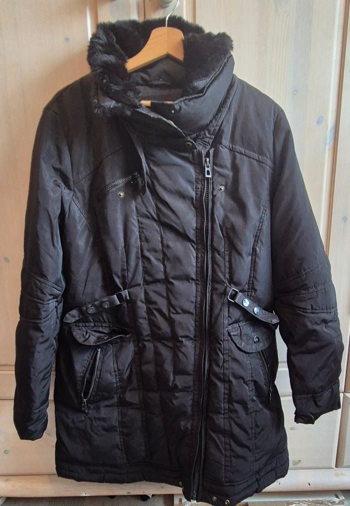 Manteau m