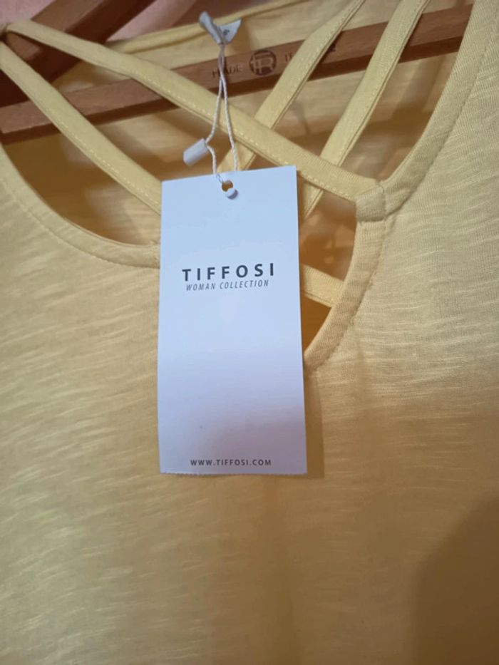 Tee-shirt devant bandes croisées, marque tiffosi. Matière polyester viscose. - photo numéro 2