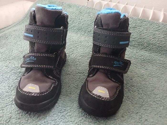 Chaussure de randonnée montante taille 24
