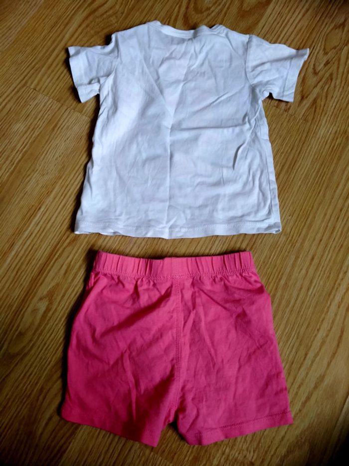 Ensemble tee shirt et short. Disney. Taille 18 mois - photo numéro 7