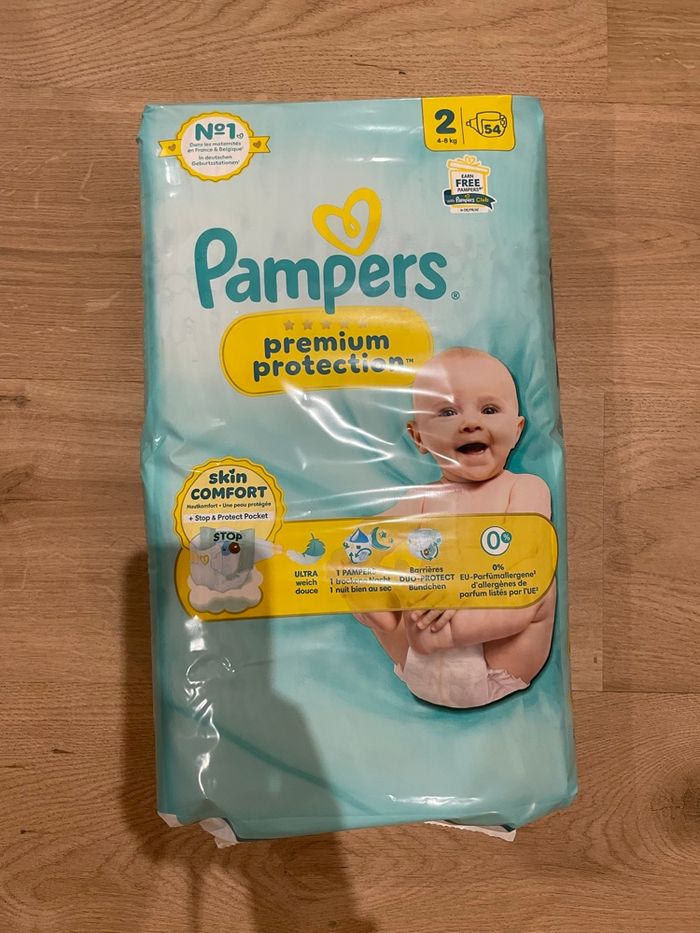 Couche Pampers taille 2 neuf