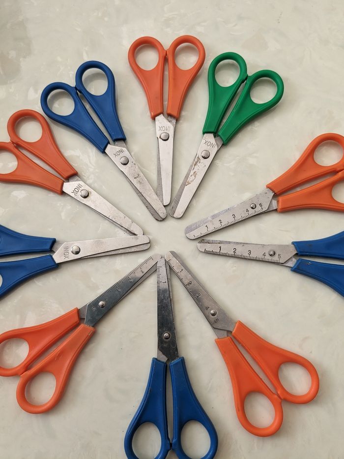 Lot de 10 paires de ciseaux enfants inox à bouts ronds. - photo numéro 2