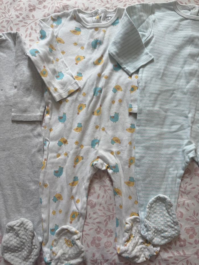 Lot 3 pyjama de tex baby taille 18 mois - photo numéro 3