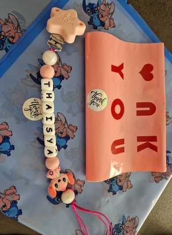 Attache tétine en silicone stitch