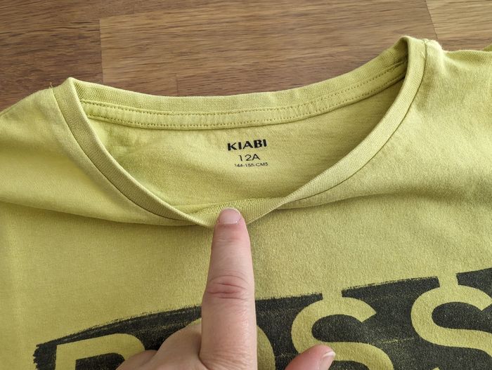 T-shirt garçon 12 ans Kiabi
Très bon état - photo numéro 4