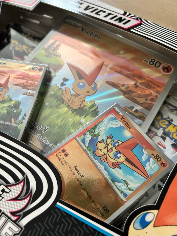 Pokémon : Coffret Collection Victini - photo numéro 2