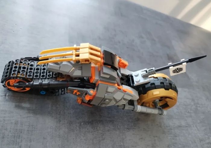 Lego Ninjago La moto tout-terrain de Cole - photo numéro 3