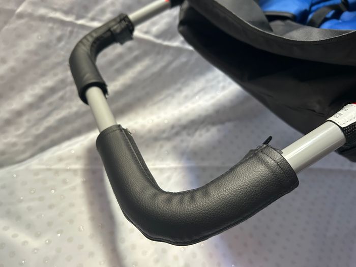 Poussette 3 places neuve - photo numéro 5