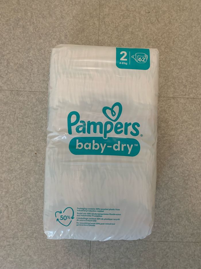 Couche Pampers taille 2