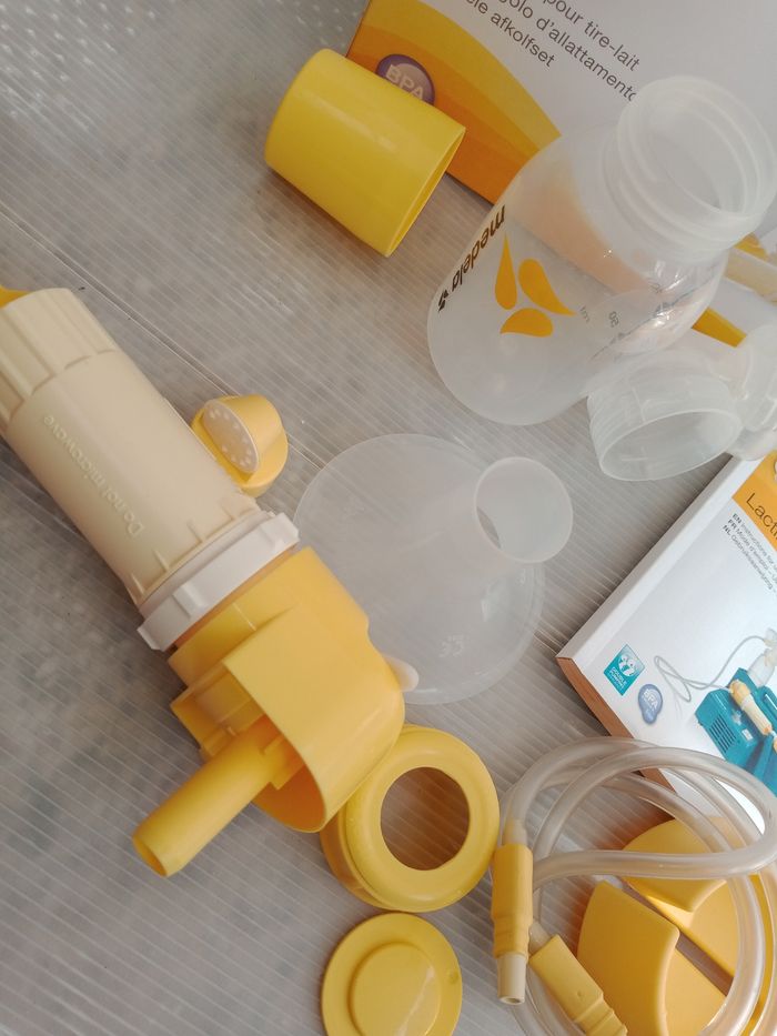 Lactaset medela single Pump set

Adaptable sur un tire lait - photo numéro 3