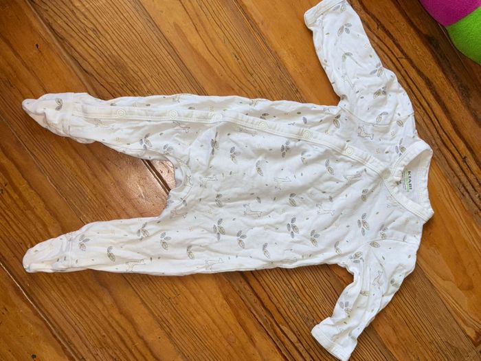 Lot 10 pyjamas 1 mois - photo numéro 9