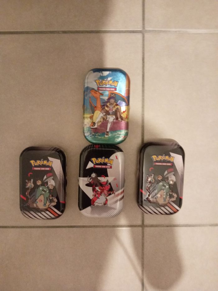 Mini tin surprise