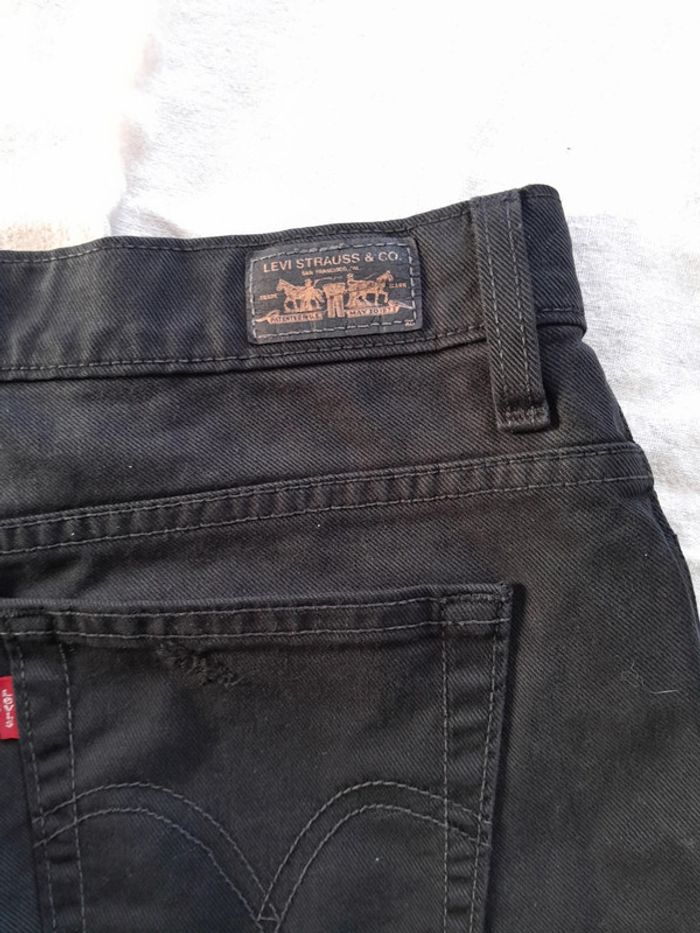 Jean levis 550 relaxed boot cut modèle pour hanches arrondies - photo numéro 3