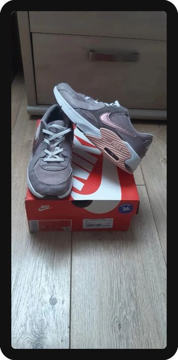 Chaussures baskets nike air max excee pointure 34